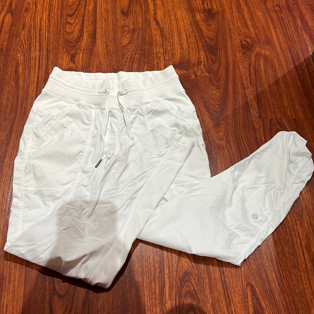 White lululemon joggers